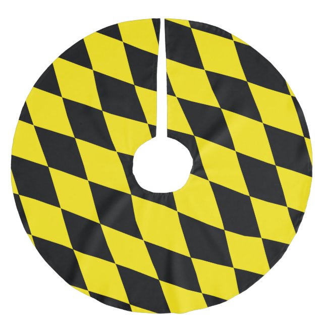 Black and Yellow Bavaria Diamond Flag Pattern Brushed Polyester Tree Skirt (Front)