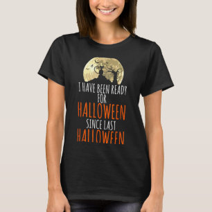 Black cat dead tree ready for halloween  T-Shirt