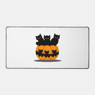Black cat Halloween   Desk Mat