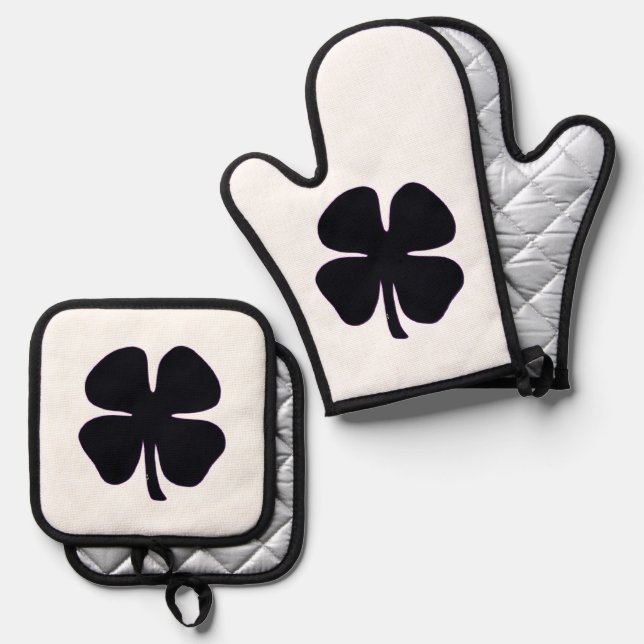 Black Clover silver quilt oven mitts pot holders Oven Mitt & Pot Holder Set (Front/Back)