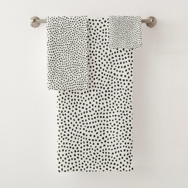 Black Dot Pattern Bath Towel Set (Insitu)