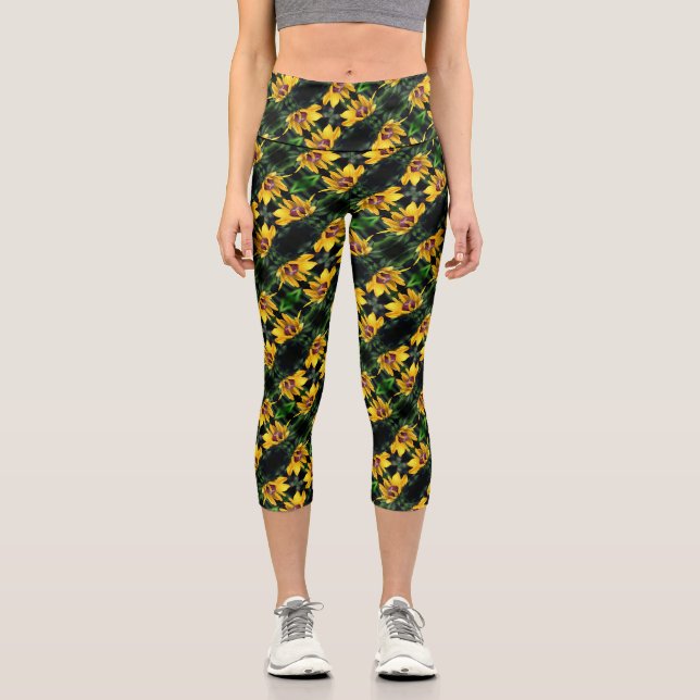 Black Eyed Susan Flower Unfolding Pattern       Capri Leggings (Front)