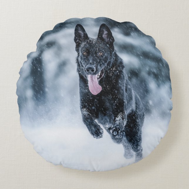 Black German Shepherd in snow Duvet Cover Round Pillow (Front)
