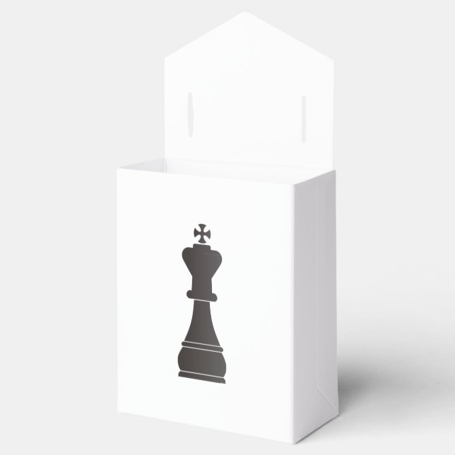 Black king chess piece favor box (Opened)