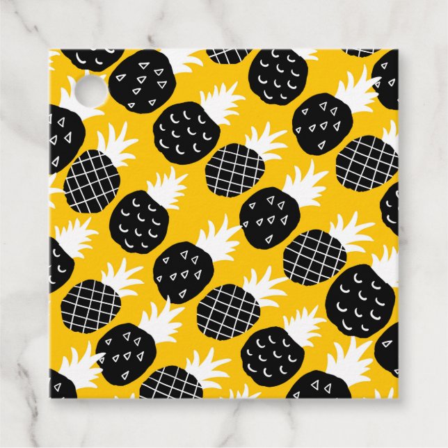 Black pineapples favour tags (Front)