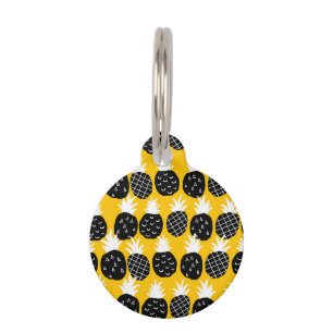 Black pineapples pet tag