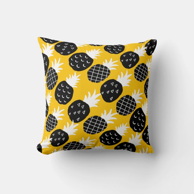Black pineapples throw pillow (Front)