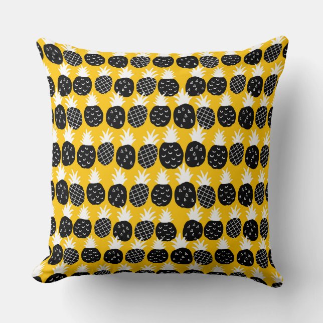 Black pineapples throw pillow (Front)