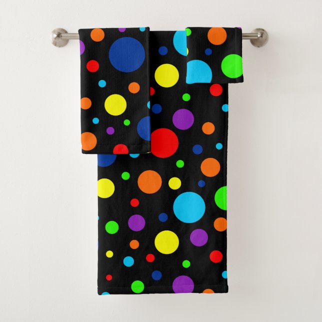 Black Rainbow Spots Bath Towel Set (Insitu)