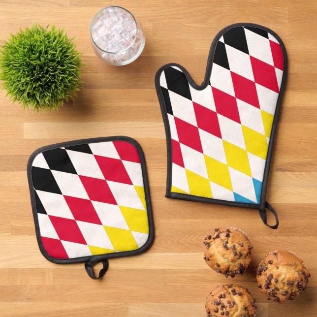 Black Red Yellow Blue Bavaria Diamond Flag Pattern Oven Mitt & Pot Holder Set (Top Down)
