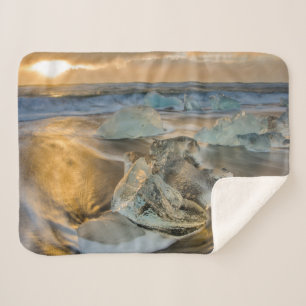 Black Sand Beach   Jokulsarlon South Iceland Sherpa Blanket