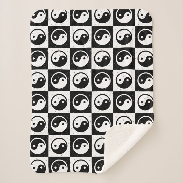 Black White Chequered Yin-yang Zen Block Print Sherpa Blanket (Front)