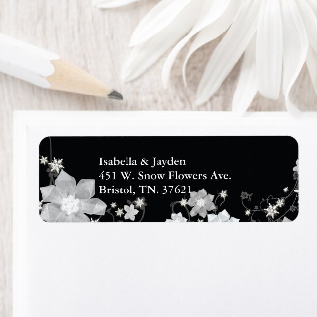 Black White Floral Winter Wedding Adresse (En situation)
