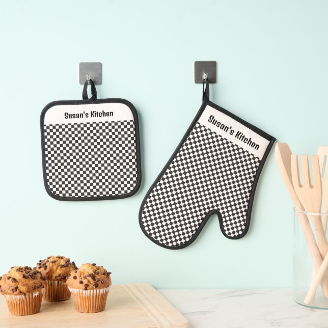 Black White Gingham Checks Design Oven Mitt & Pot Holder Set (Insitu(Hanging))