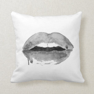 Black & White kiss Throw Pillow