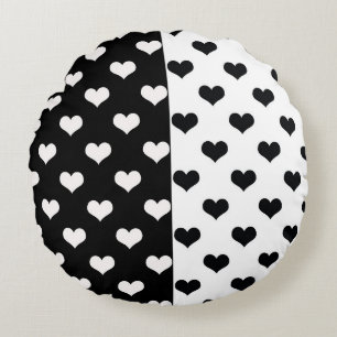 Black White Love Heart Pattern Round Pillow
