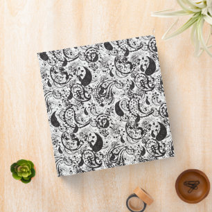 Black & White Paisley Pattern –Elegant Textile Art Binder