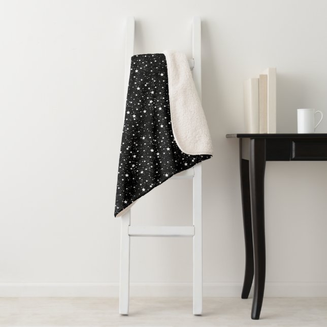 Black White Scattered Stars Sherpa Blanket (In Situ)