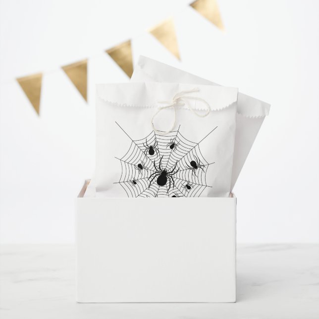 Black White spiders spiderweb Halloween pattern Favour Bag (Party)