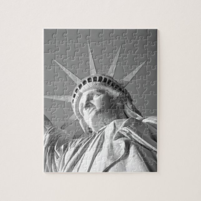 Black White Statue of Liberty Jigsaw Puzzle (Vertical)