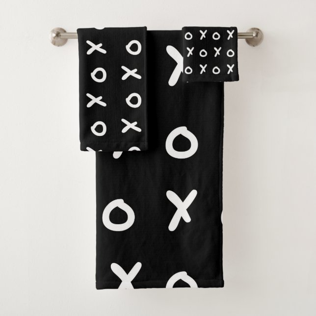 Black & White X O XO X&O's Trendy Cute Bath Towel Set (Insitu)