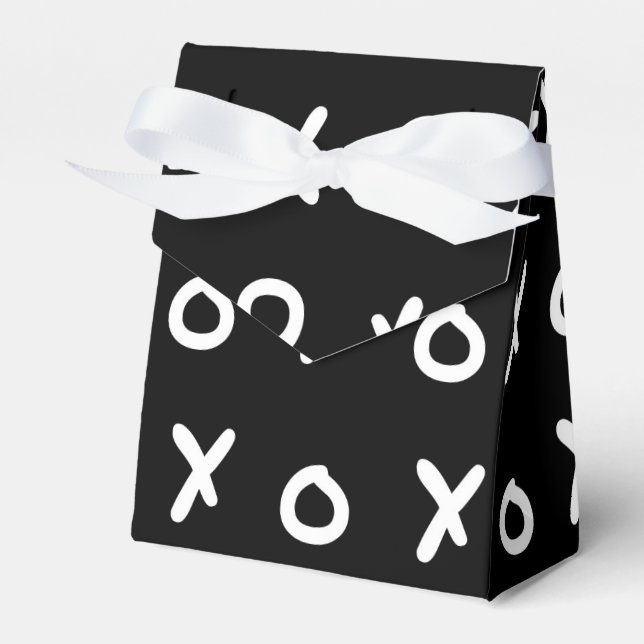 Black & White X O XO X&O's Trendy Cute Favor Box (Front Side)