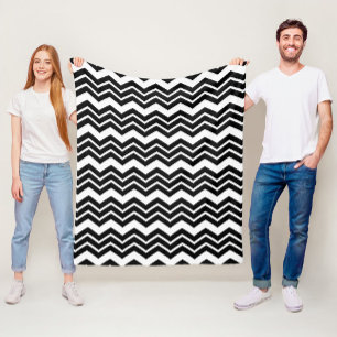 Black White Zigzag Chevron Pattern Design Fleece Blanket