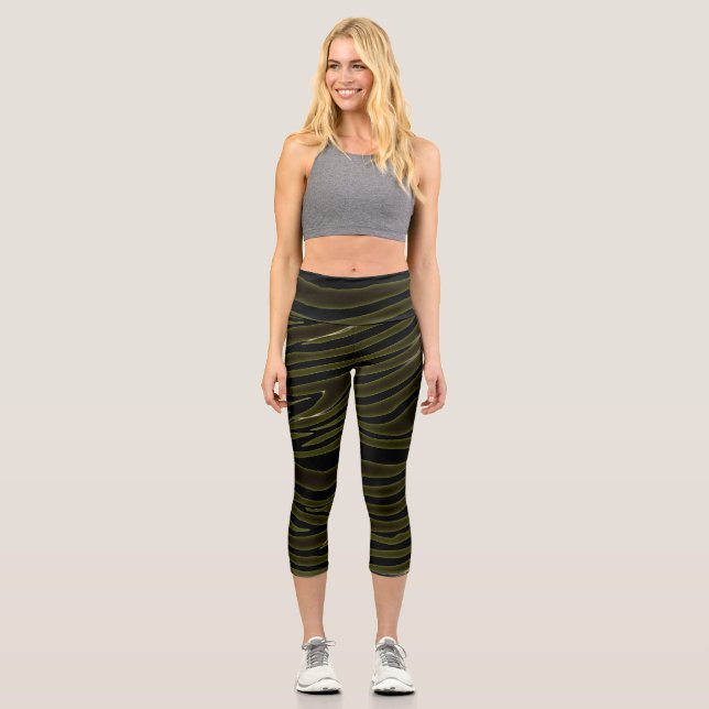 BLACK ZEBRA PATTERN  CAPRI LEGGINGS (Front)