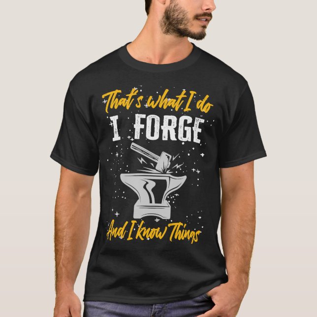 BLACKSMITH METAL WORKER BLADESMITH T-Shirt (Front)
