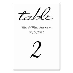Blanc avec nom noir et numéro de table de date