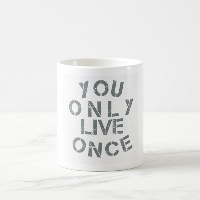 blanc de tasse de yolo (Centre)
