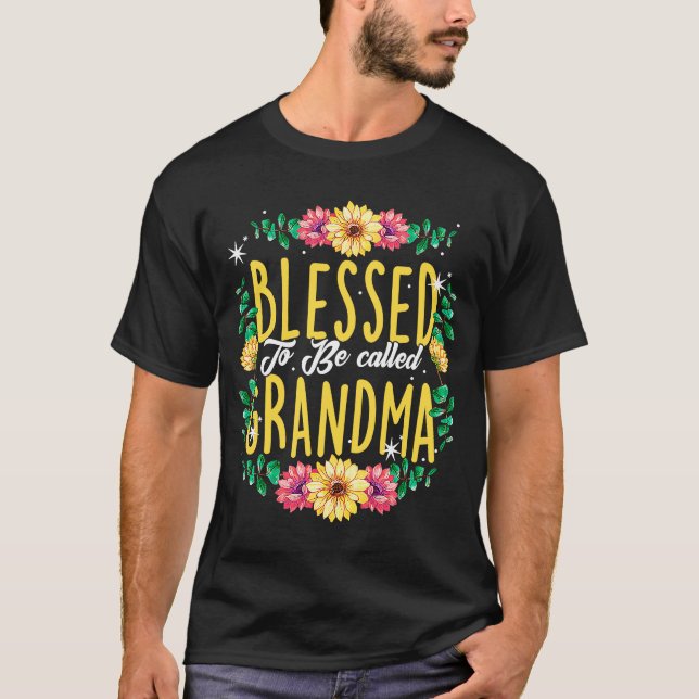 Blessed To Be Called Grandma Flowers Grandmother M T-Shirt (Front)