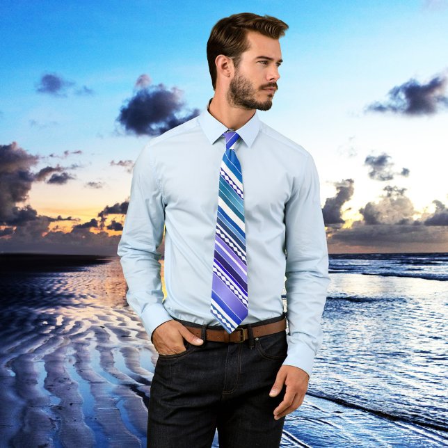Bleu artistique Turquoise pourpre avec Cravate ray (Modern tie featuring an artistic abstract striped pattern in teal, blue and purple with white.)