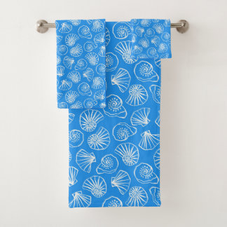 BLEU CLAIR AVEC COQUILLES BLANCHES
