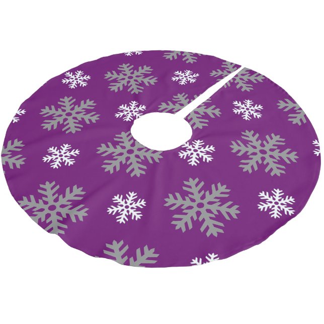 Blitzen Tree Skirt (Angled)