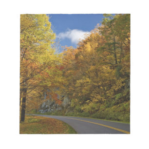 Bloc-note Blue Ridge Parkway sinuant à travers les couleurs
