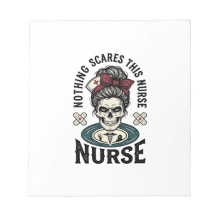 Bloc-note Chemise d'infirmière Halloween Graphique de crâne 