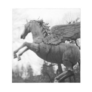 Bloc-note Europe, Autriche, Salzbourg. Statue de cheval ailé