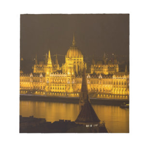 Bloc-note Famine Parliament Budapest by night