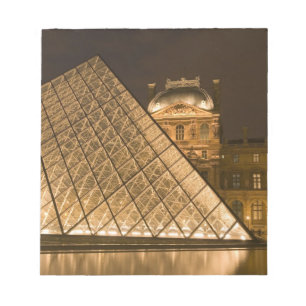 Bloc-note France, Paris. Le Louvre au crépuscule. Crédit 2