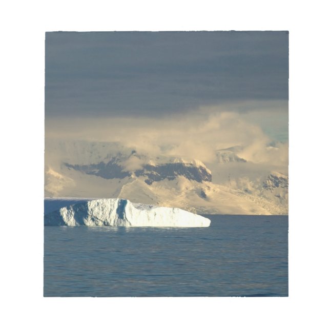 Bloc-note Ice Berg au début du passage Drake (Devant)