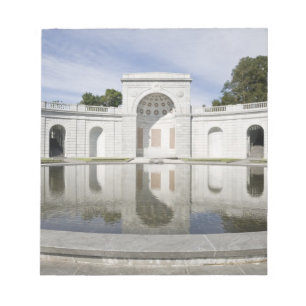 Bloc-note Les USA, VA, Arlington. Femmes dans le service