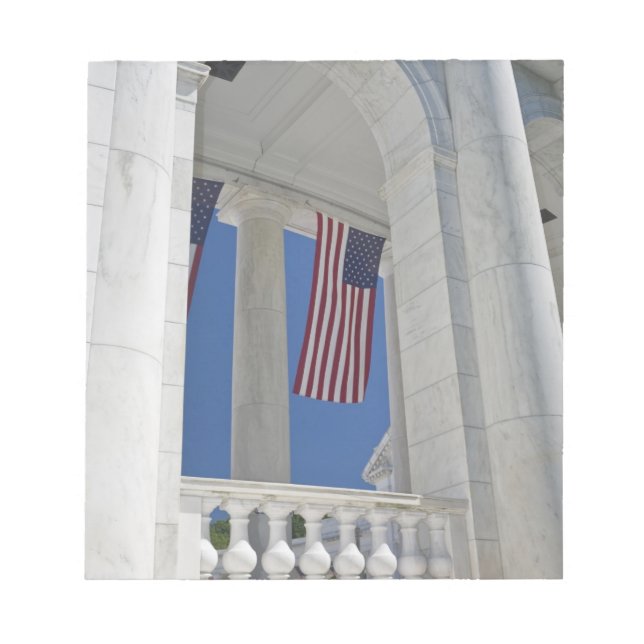 Bloc-note USA, VA, Arlington. Les drapeaux américains sont s (Devant)