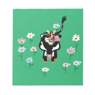 Bloc-note Vache dans les pâturages verts avec fleurs