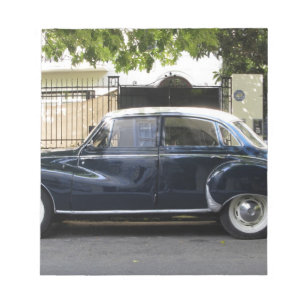 Bloc-note Voiture Audi ancienne mais très bien entretenue.