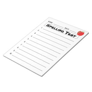 Bloc-notes de test d'orthographe avec une pomme ro