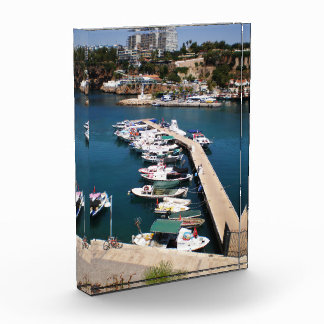 Bloc Photo Baie avec bateaux de croisière dans la vieille vil