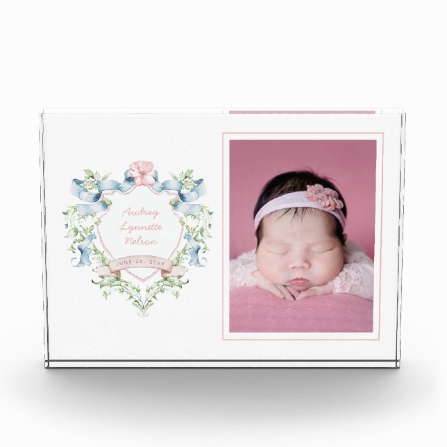 Bloc Photo Bébé Bleu et rose Grandmillennial Ribbon Crest (Devant)