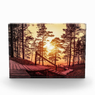Bloc Photo Coucher de soleil sur chemin en bois dans la pinèd