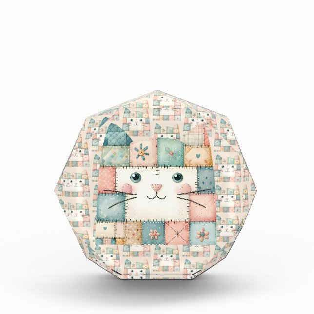 Bloc Photo Fausse Maisonnette en Patchwork Pastel pour Chatte (Devant)